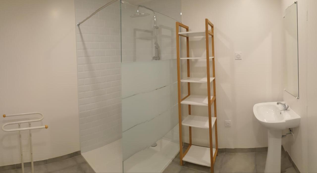 Appartements Renove 2023 Proche Aeroport 5Min, Gare Sncf 2 Min, Tramway Au Pied De L'Immeuble , Parking Possible, Renovated Apartments 2023 Near The Airport 5 Min, Train Station 2 Min, Tram Next To The Building 1 Min, Parking Possible Nice Dış mekan fotoğraf