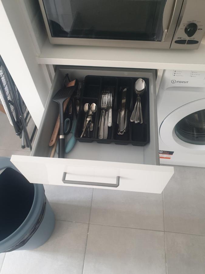Appartements Renove 2023 Proche Aeroport 5Min, Gare Sncf 2 Min, Tramway Au Pied De L'Immeuble , Parking Possible, Renovated Apartments 2023 Near The Airport 5 Min, Train Station 2 Min, Tram Next To The Building 1 Min, Parking Possible Nice Dış mekan fotoğraf