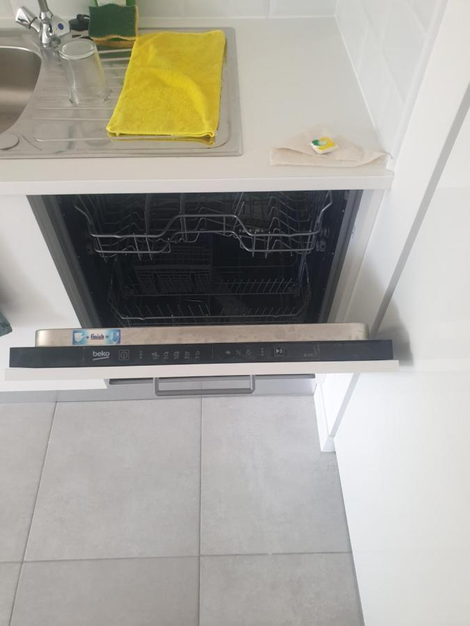 Appartements Renove 2023 Proche Aeroport 5Min, Gare Sncf 2 Min, Tramway Au Pied De L'Immeuble , Parking Possible, Renovated Apartments 2023 Near The Airport 5 Min, Train Station 2 Min, Tram Next To The Building 1 Min, Parking Possible Nice Dış mekan fotoğraf