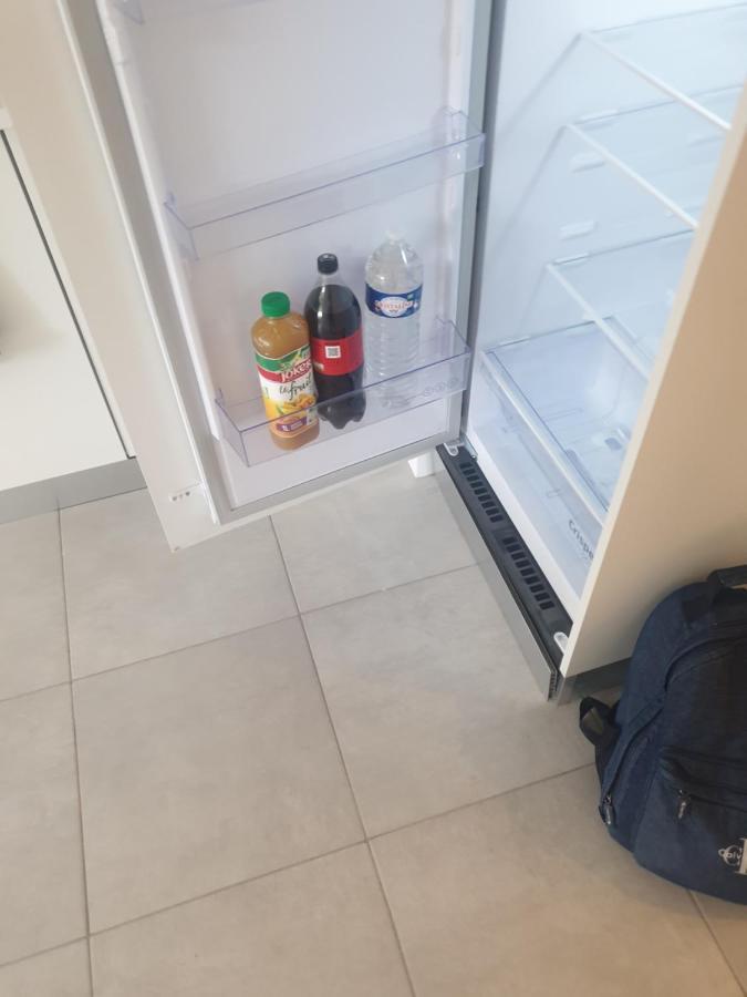 Appartements Renove 2023 Proche Aeroport 5Min, Gare Sncf 2 Min, Tramway Au Pied De L'Immeuble , Parking Possible, Renovated Apartments 2023 Near The Airport 5 Min, Train Station 2 Min, Tram Next To The Building 1 Min, Parking Possible Nice Dış mekan fotoğraf